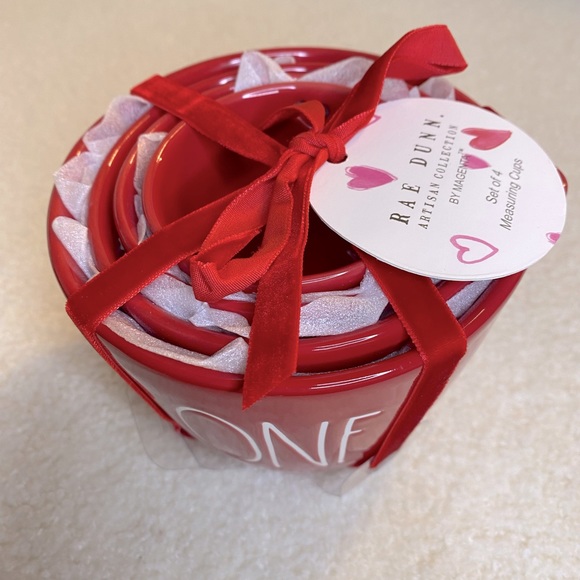 NWT Rae Dunn Cut Out Heart Valentines Day Measuring Cups - Picture 2 of 6